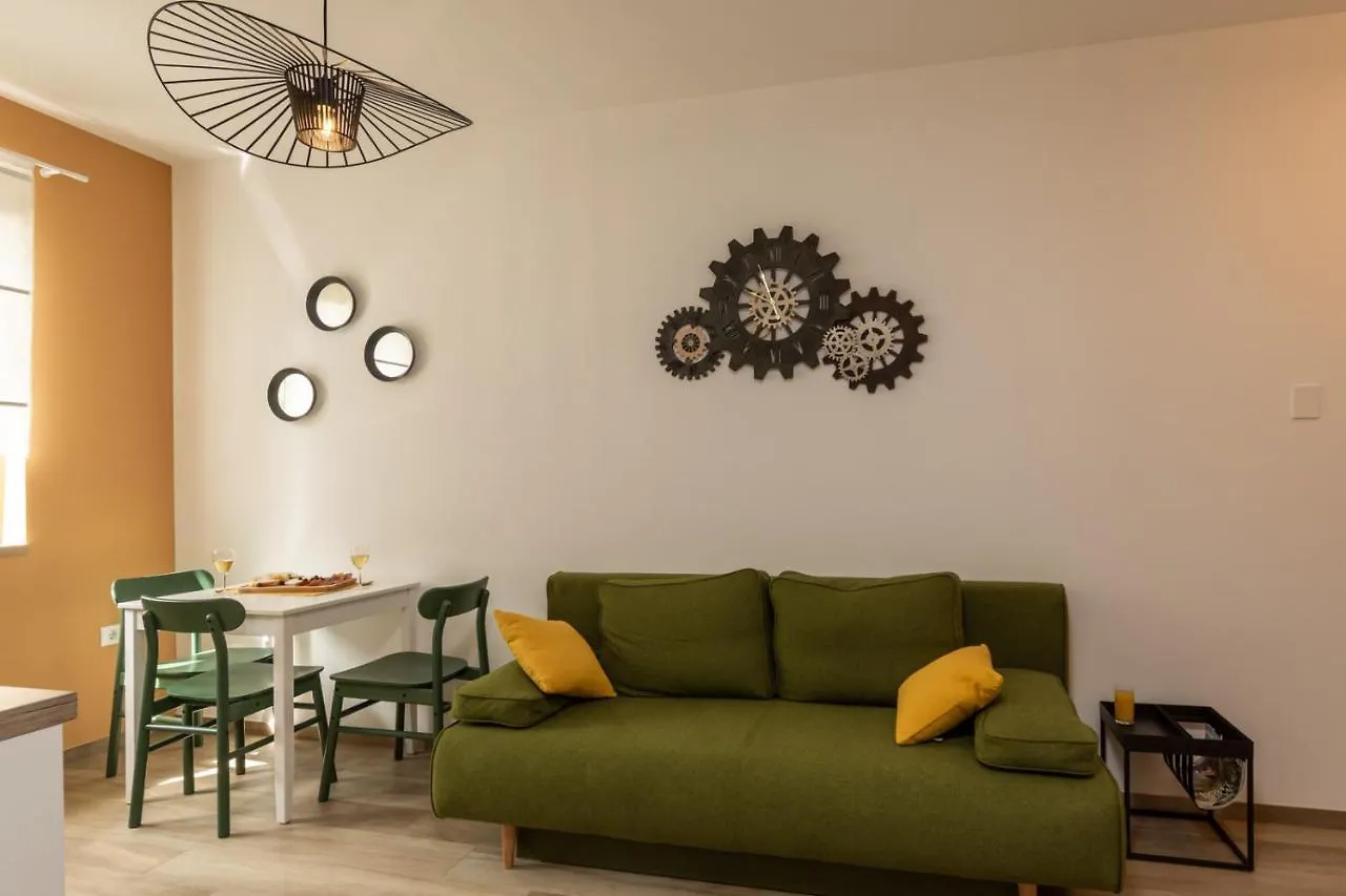 Apartments Pausa Zminj