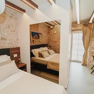 https://city-harbour-deluxe-suite.hotelinzadar.com